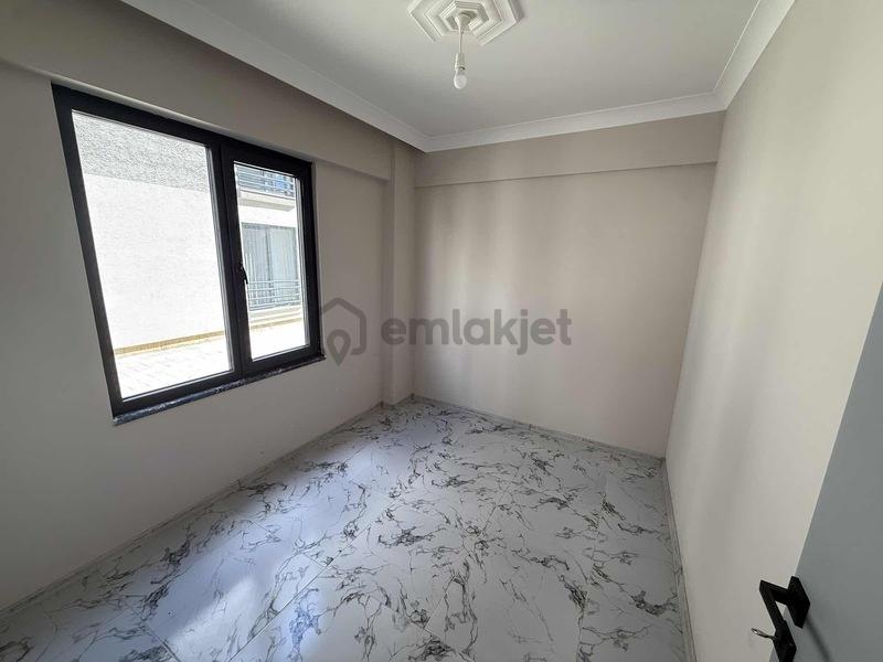 Ömerciklerde Fırsat 3+1! 130 M2 Çift Balkon Ebeveyn Banyo - 12