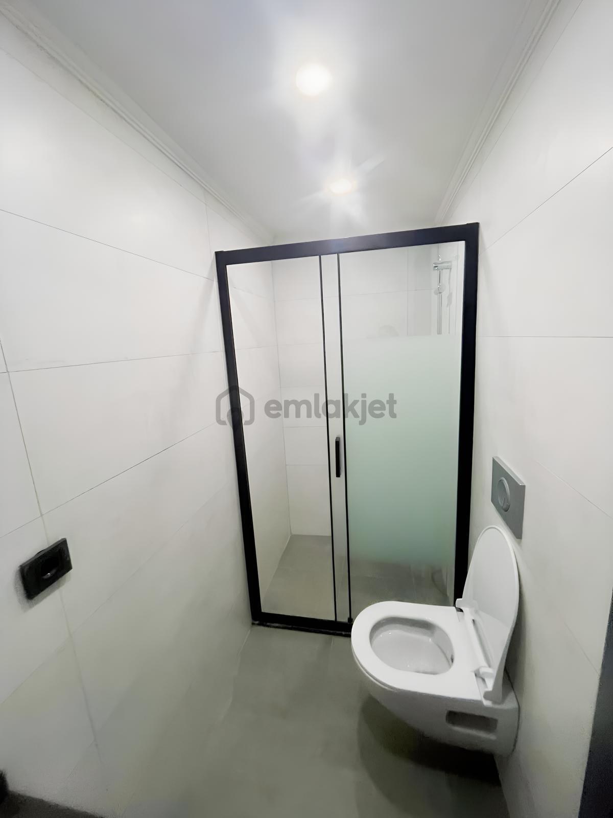 Müstakil Havuzlu Geniş Bahçeli 4+1 Satılık Villa - 13
