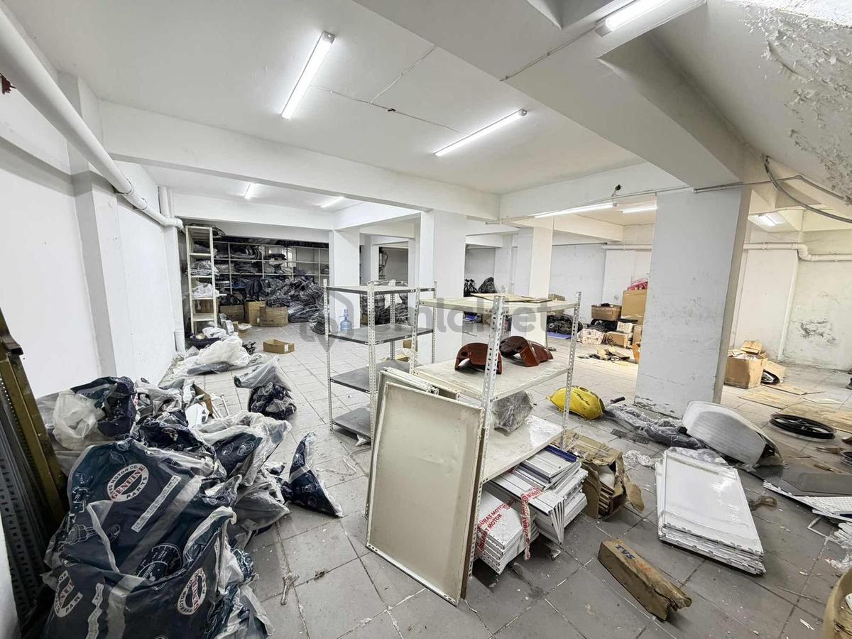 İşlek Cadde Üzeri 2 Katlı Vitrinli Dükkan-mağaza 250m2 - 19
