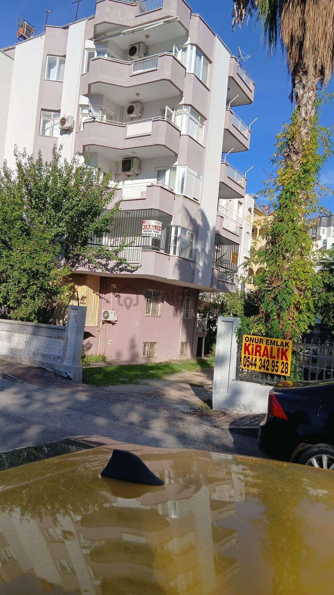 Muratpaşa Fener'de Geniş Balkonlu Boş 3+1 Daire - 12