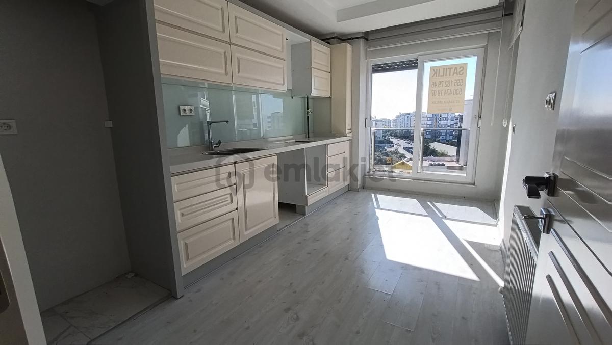 Çankayada Eminevim Ve Banka Kred.uygun Havuzlu Sitede 3+1 Lüx