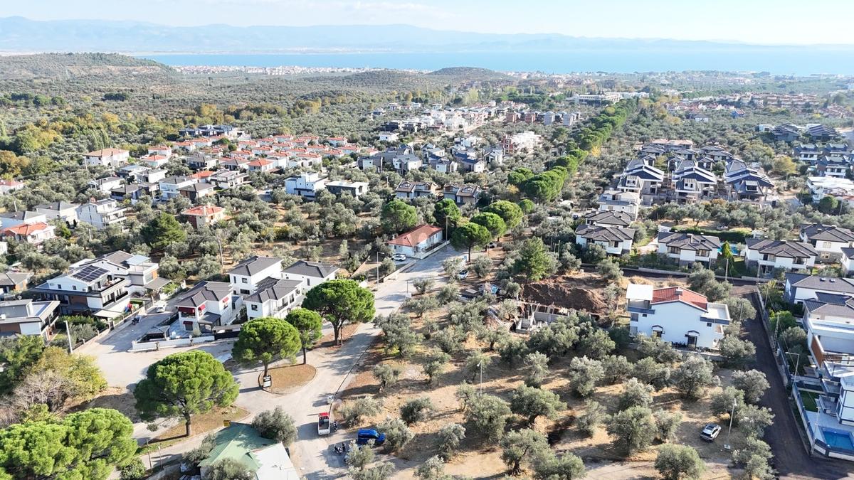 Vahdet'ten Tek Yetkili Güre'de 2 Adet İmarlı Satılık Arsa !!! - 13