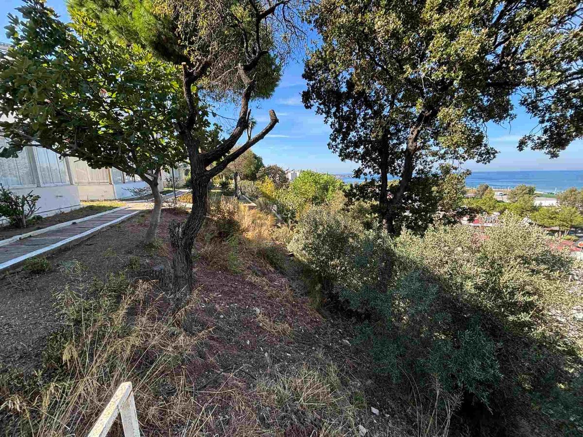 Didim Mavişehirde Güney-batı Cepheli 3 Katlı 3+1 Villa | Balkon - 11