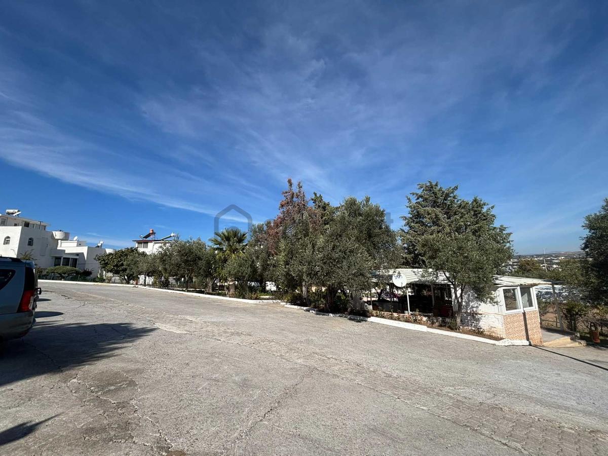 Didim Mavişehirde Güney-batı Cepheli 3 Katlı 3+1 Villa | Balkon - 20