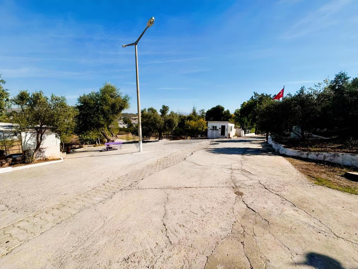 Didim Mavişehirde Güney-batı Cepheli 3 Katlı 3+1 Villa | Balkon - 8