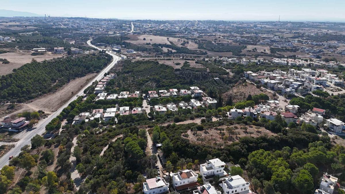 Didim Mavişehirde Güney-batı Cepheli 3 Katlı 3+1 Villa | Balkon - 34