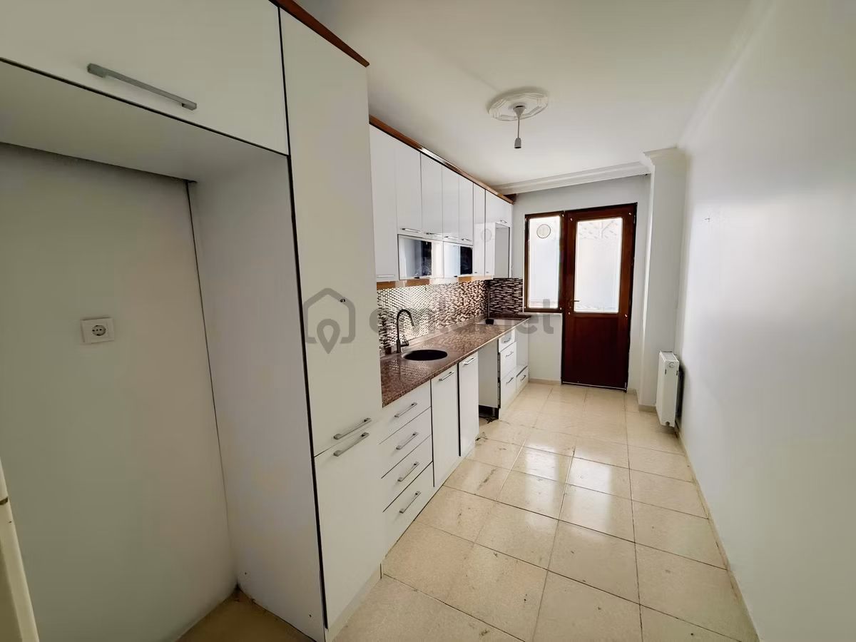 Cumhuriyet Mahallesinde 3+1 1 İnci Kat Daire Asansörlü - 31