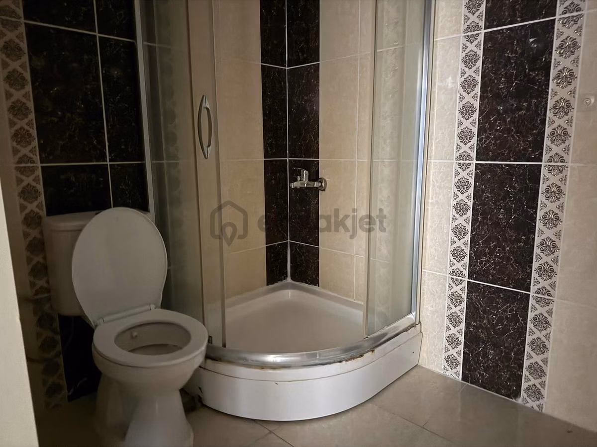 Cumhuriyet Mahallesinde 3+1 1 İnci Kat Daire Asansörlü - 25
