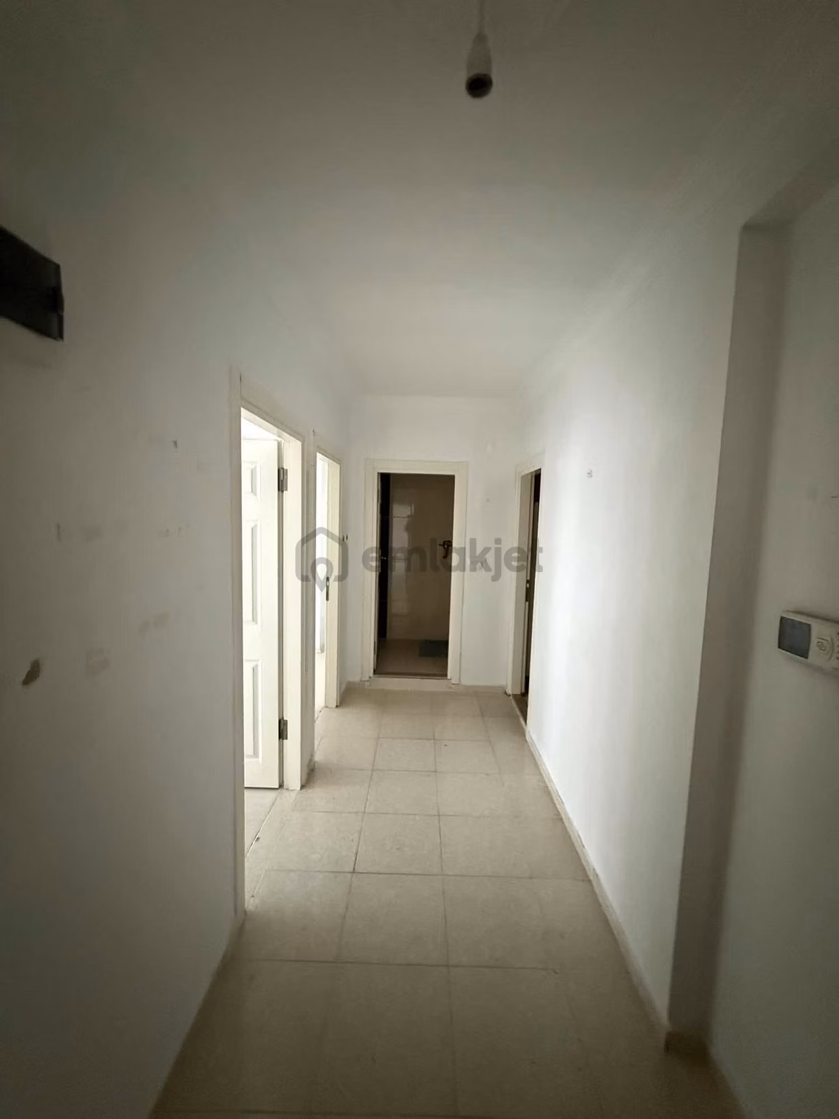 Cumhuriyet Mahallesinde 3+1 1 İnci Kat Daire Asansörlü - 14
