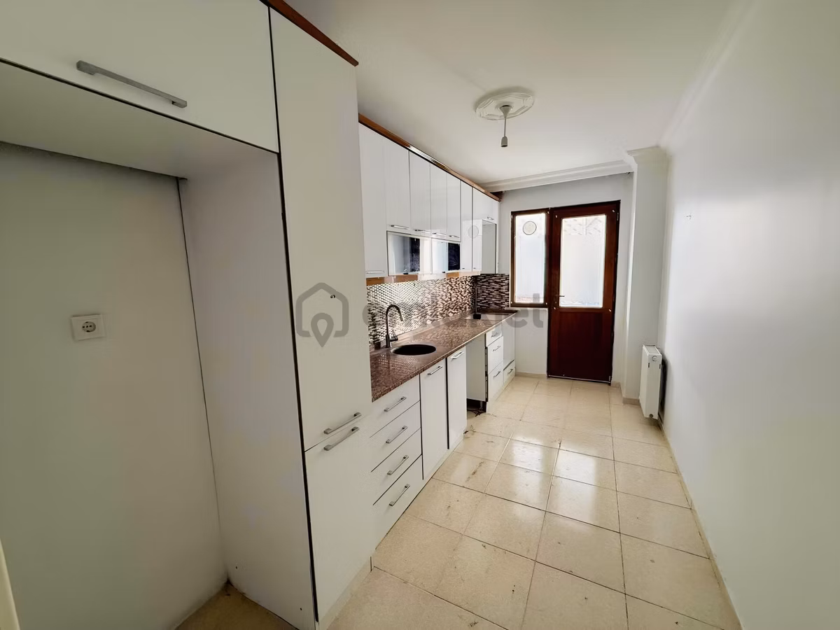 Cumhuriyet Mahallesinde 3+1 1 İnci Kat Daire Asansörlü - 29