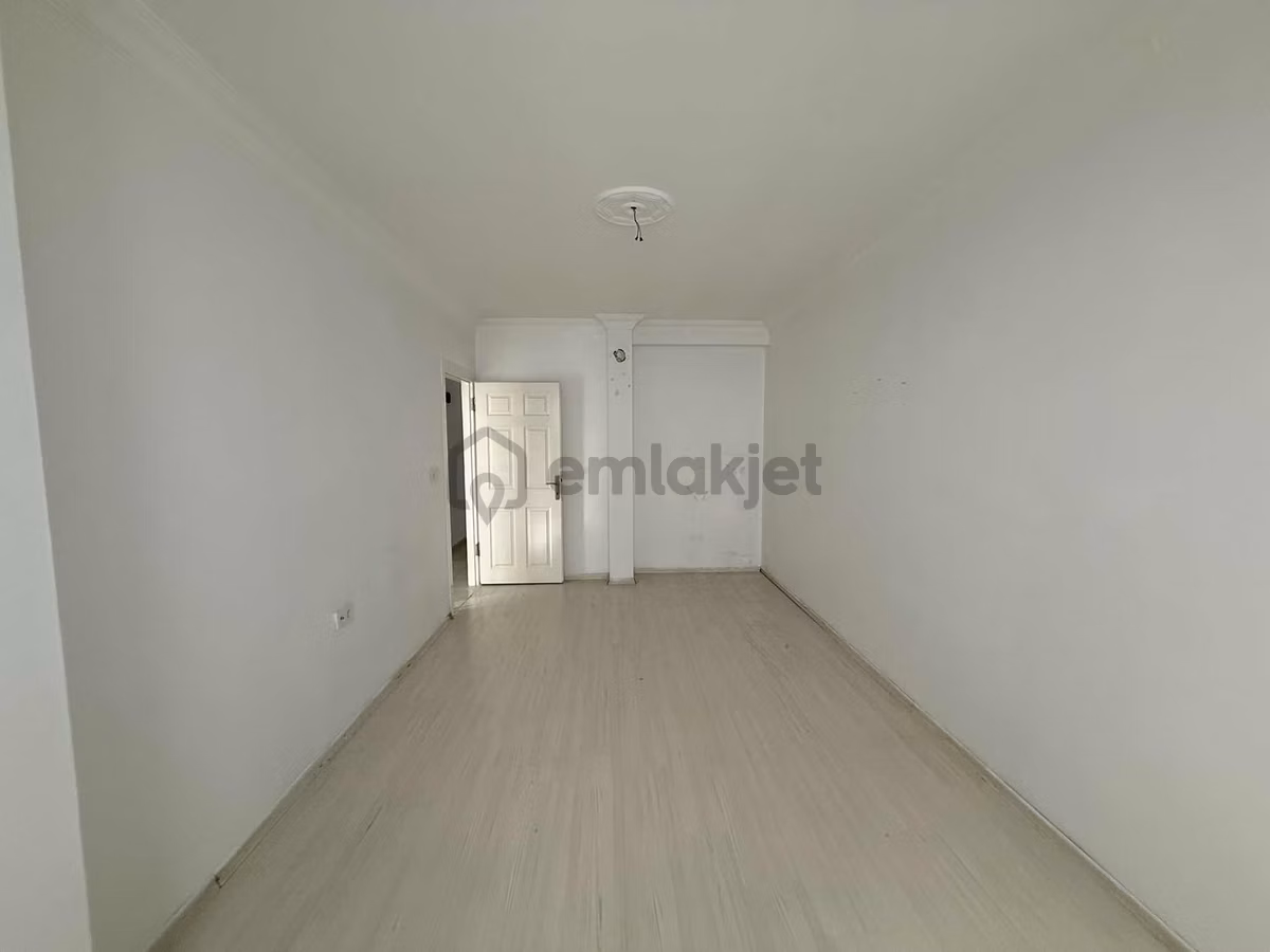 Cumhuriyet Mahallesinde 3+1 1 İnci Kat Daire Asansörlü - 6