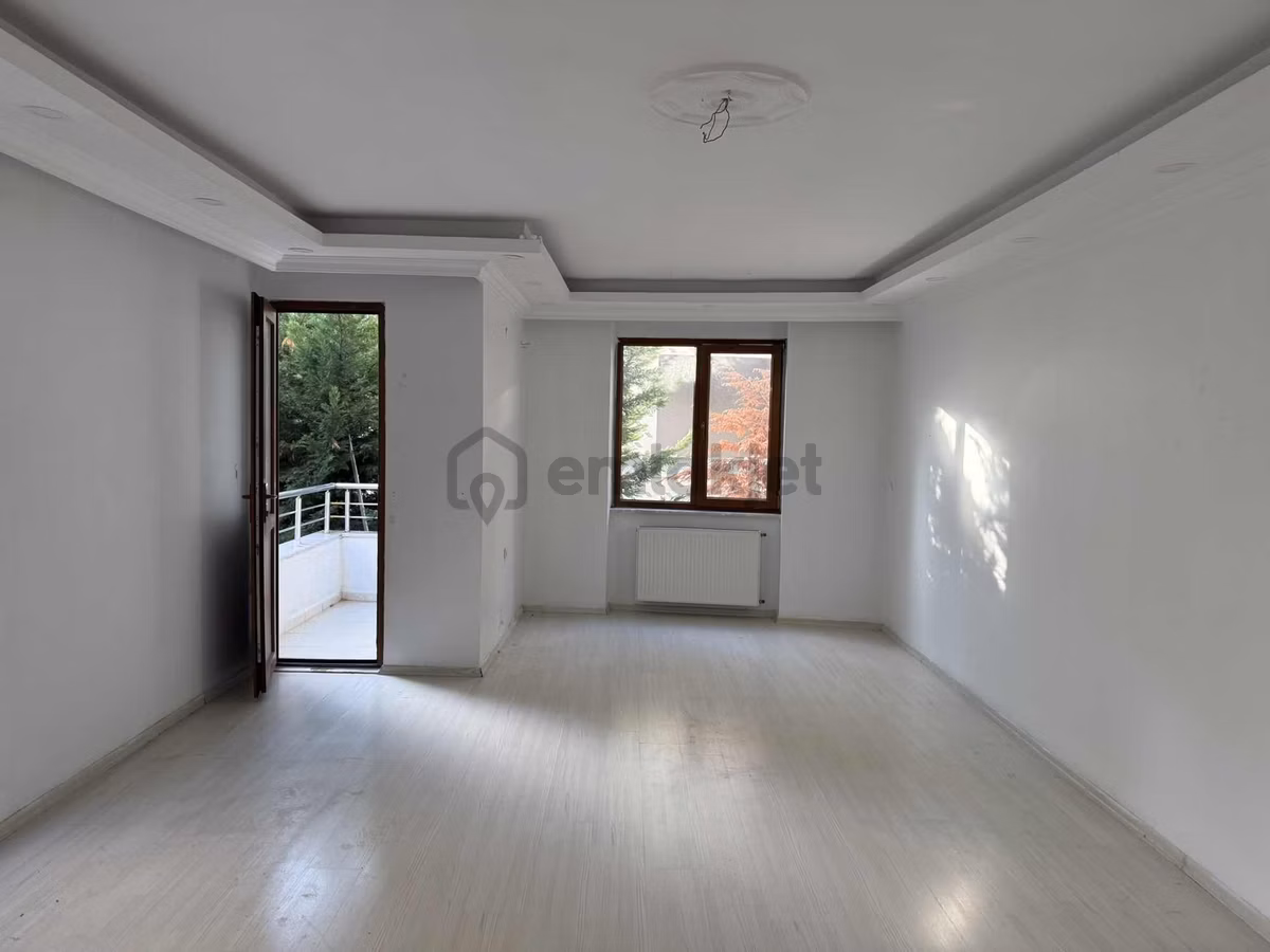 Cumhuriyet Mahallesinde 3+1 1 İnci Kat Daire Asansörlü - 8