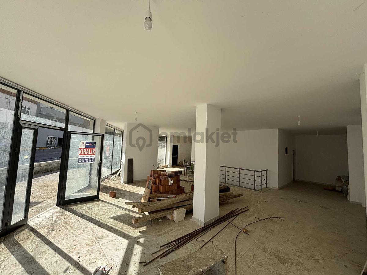 Sultanbeyli Fatih Mah Kiralık 230 M2 Dükkan - 5