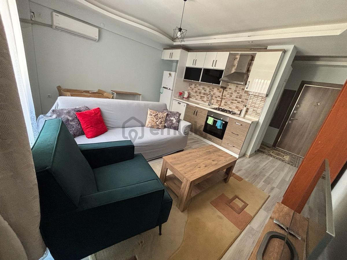 Anadolu Caddesinde Merkezi Konumda Eşyalı 1+1 Satılık Daire - 3