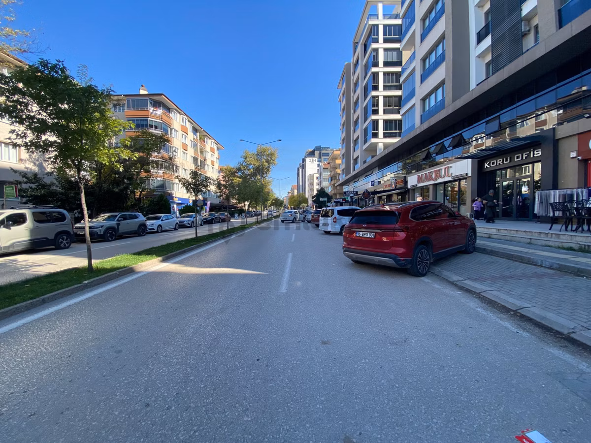 Beşevler Caddesi Üzerinde Muhteşem Manzaralı Geniş Daire.... - 32