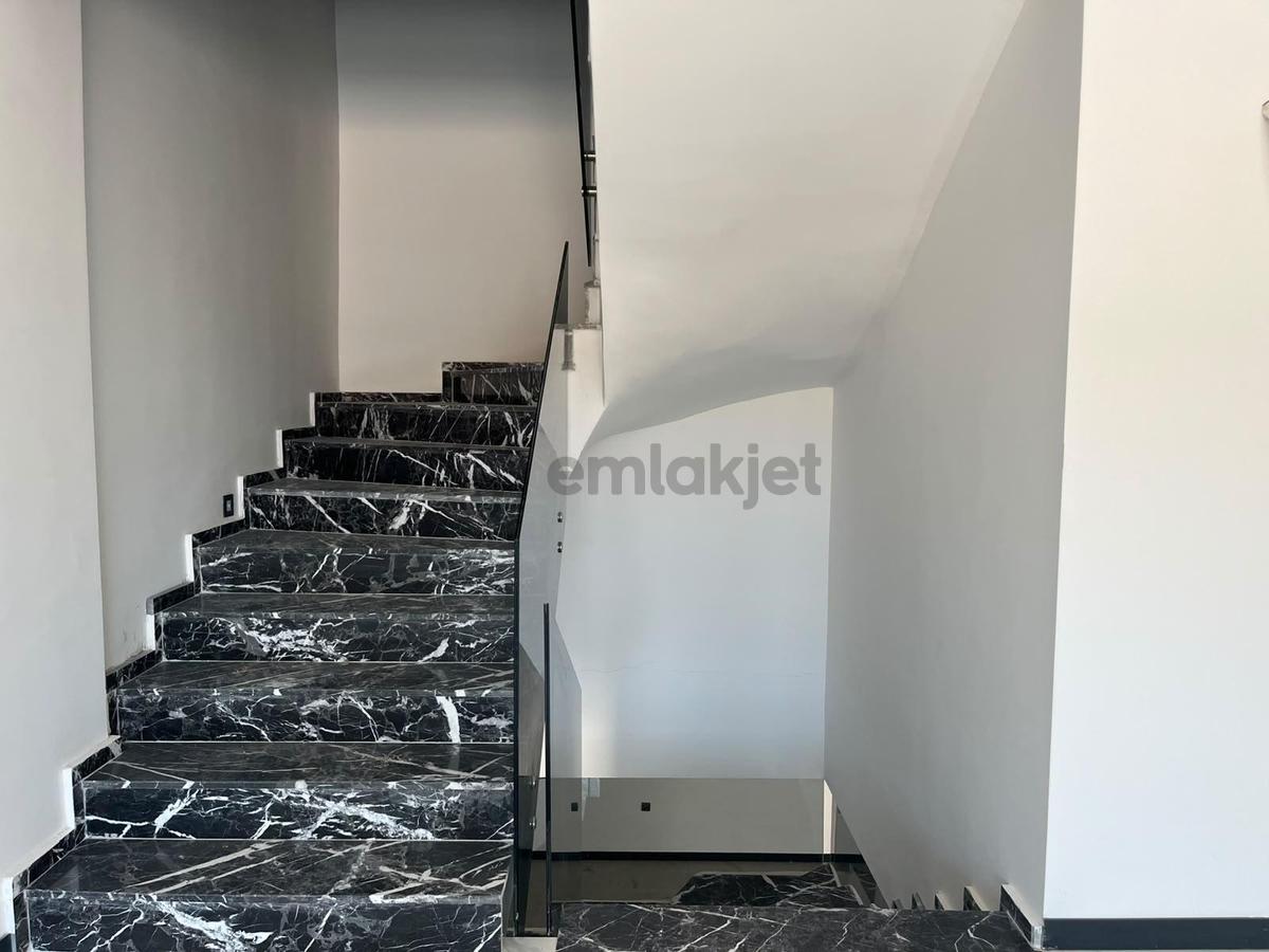 Beyazevlerde 3 Katlı Sıfır Tripleks