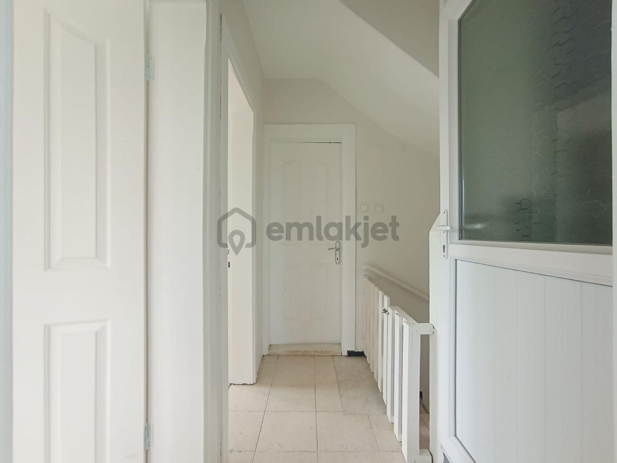 Güvendik'te Merkezi Konumda Müstakil Havuzlu Villa - 22