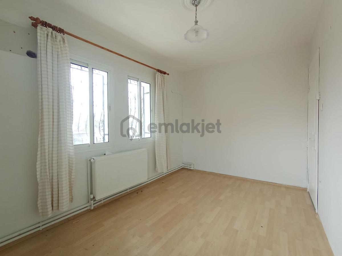 Güvendik'te Merkezi Konumda Müstakil Havuzlu Villa - 18