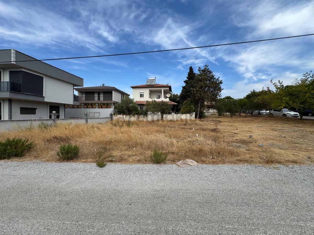 Seferihisar'da Denize Yakın Villa İmarlı Arsa