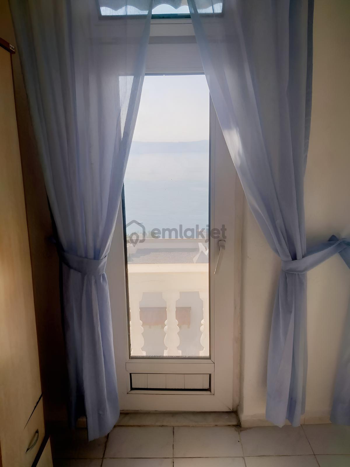 Kıyıkışlacık'da Gülüm Kıyı Sitesinde Denize Nazır Satılık Villa - 15