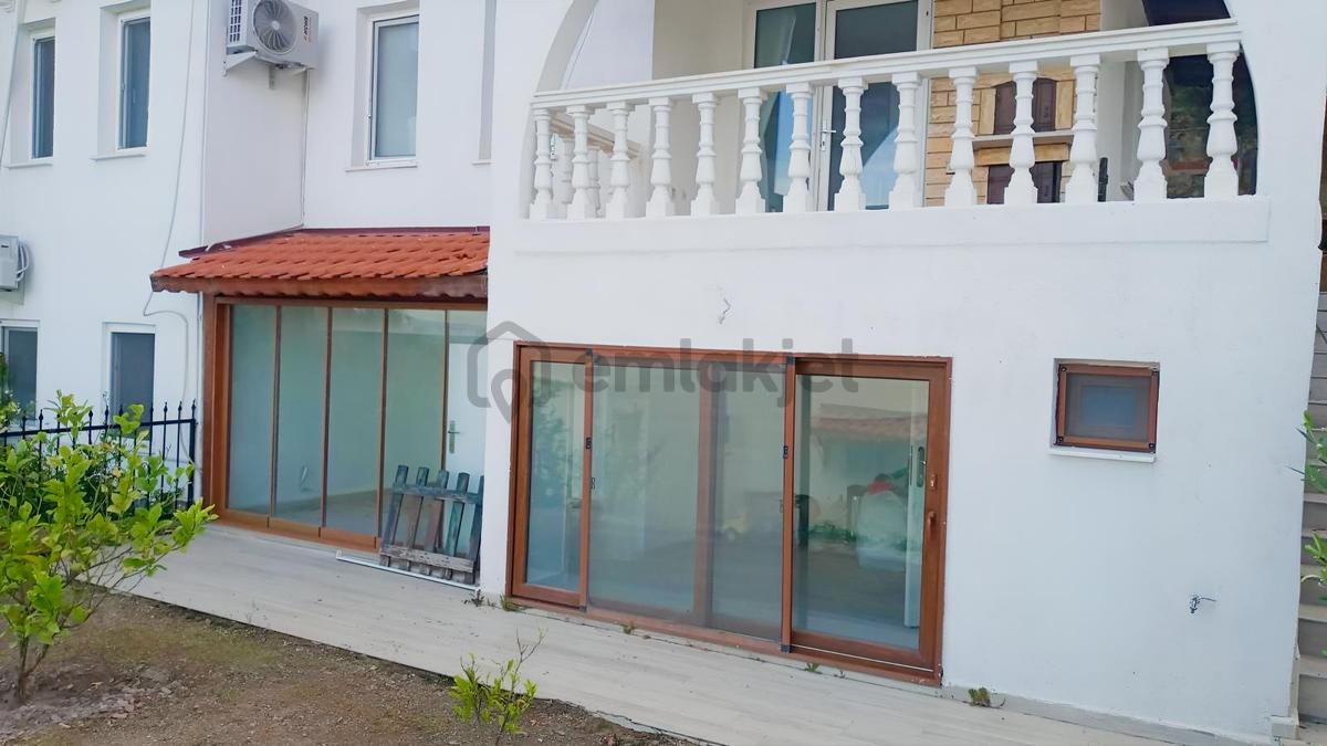Kıyıkışlacık'da Gülüm Kıyı Sitesinde Denize Nazır Satılık Villa - 10