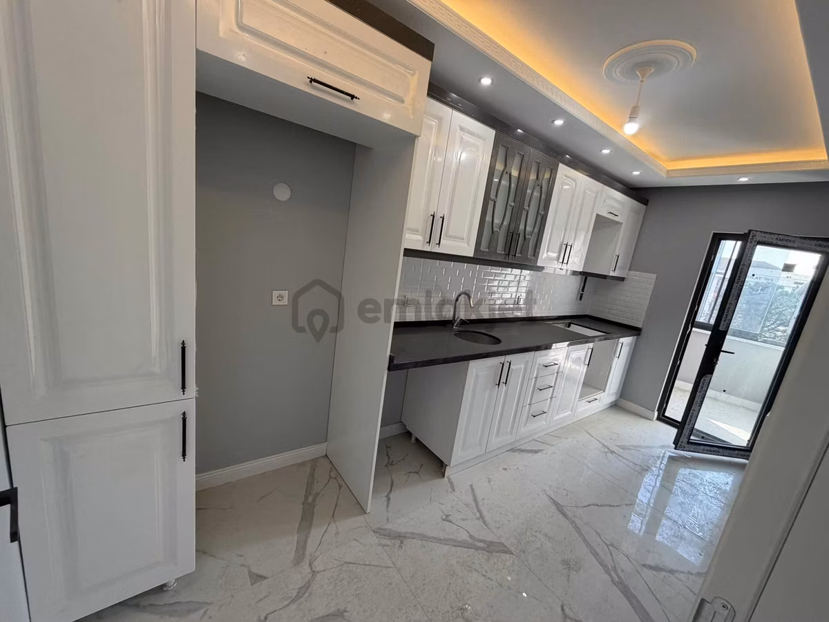 Yenidoğan Ufuk Cad Üzerinde Satılık 2+1 Daire - 12