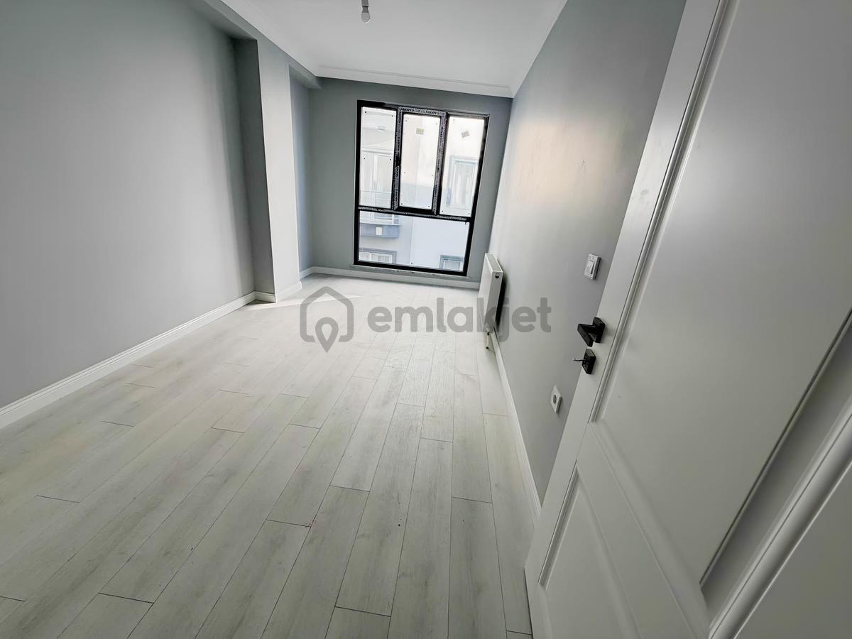 Yenidoğan Ufuk Cad Üzerinde Satılık 2+1 Daire - 6