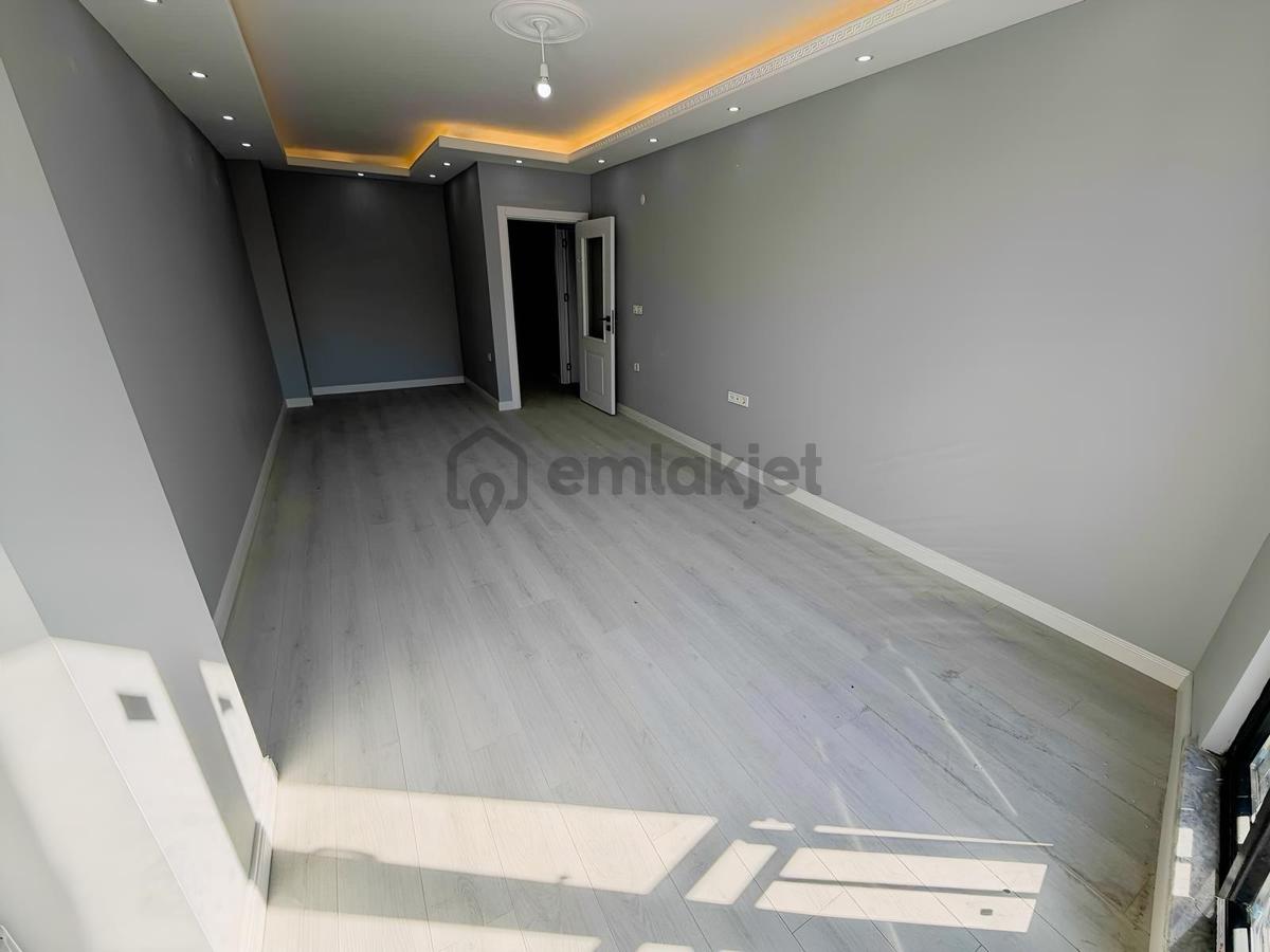 Yenidoğan Ufuk Cad Üzerinde Satılık 2+1 Daire - 4