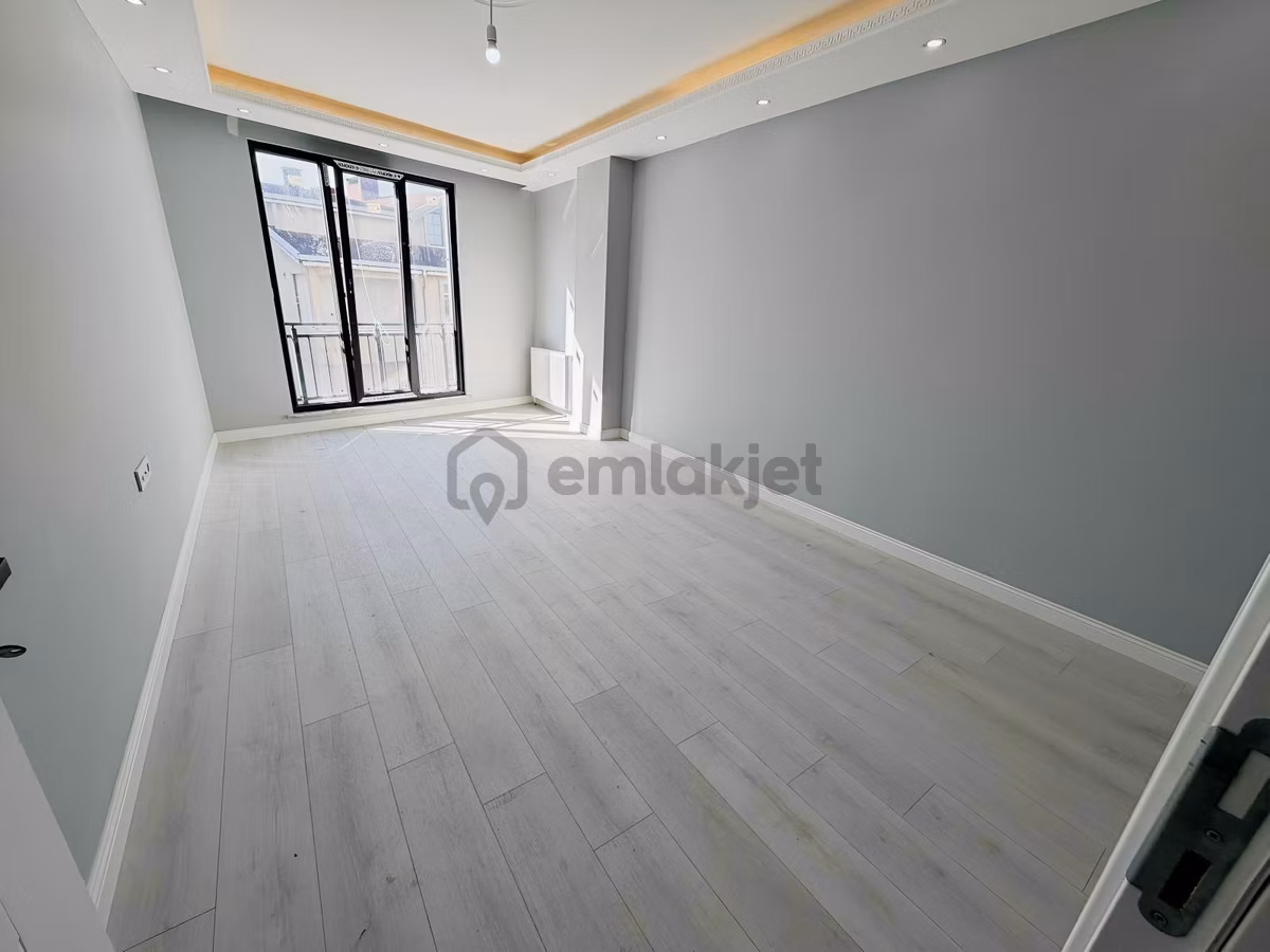 Yenidoğan Ufuk Cad Üzerinde Satılık 2+1 Daire - 2