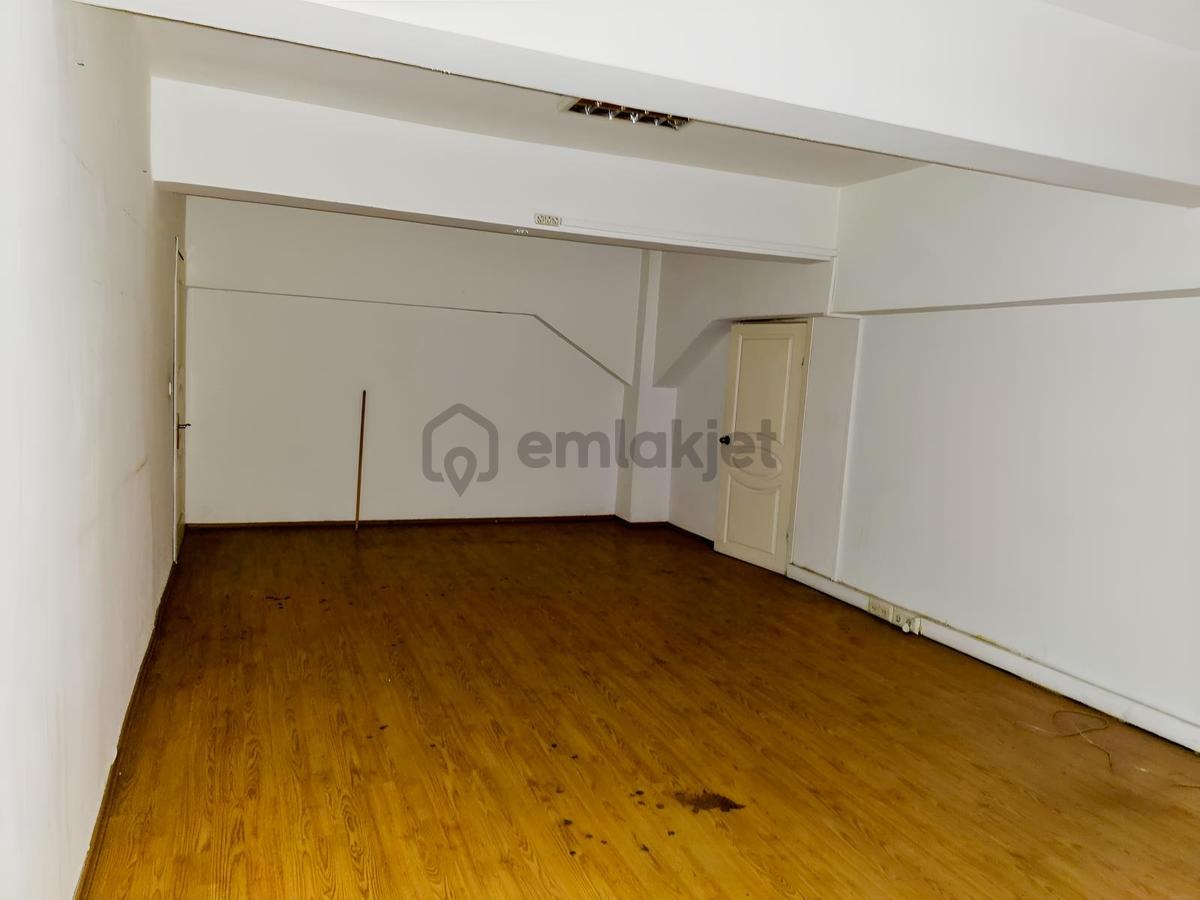 Topçularda 1400 M2 İşyeri - 31