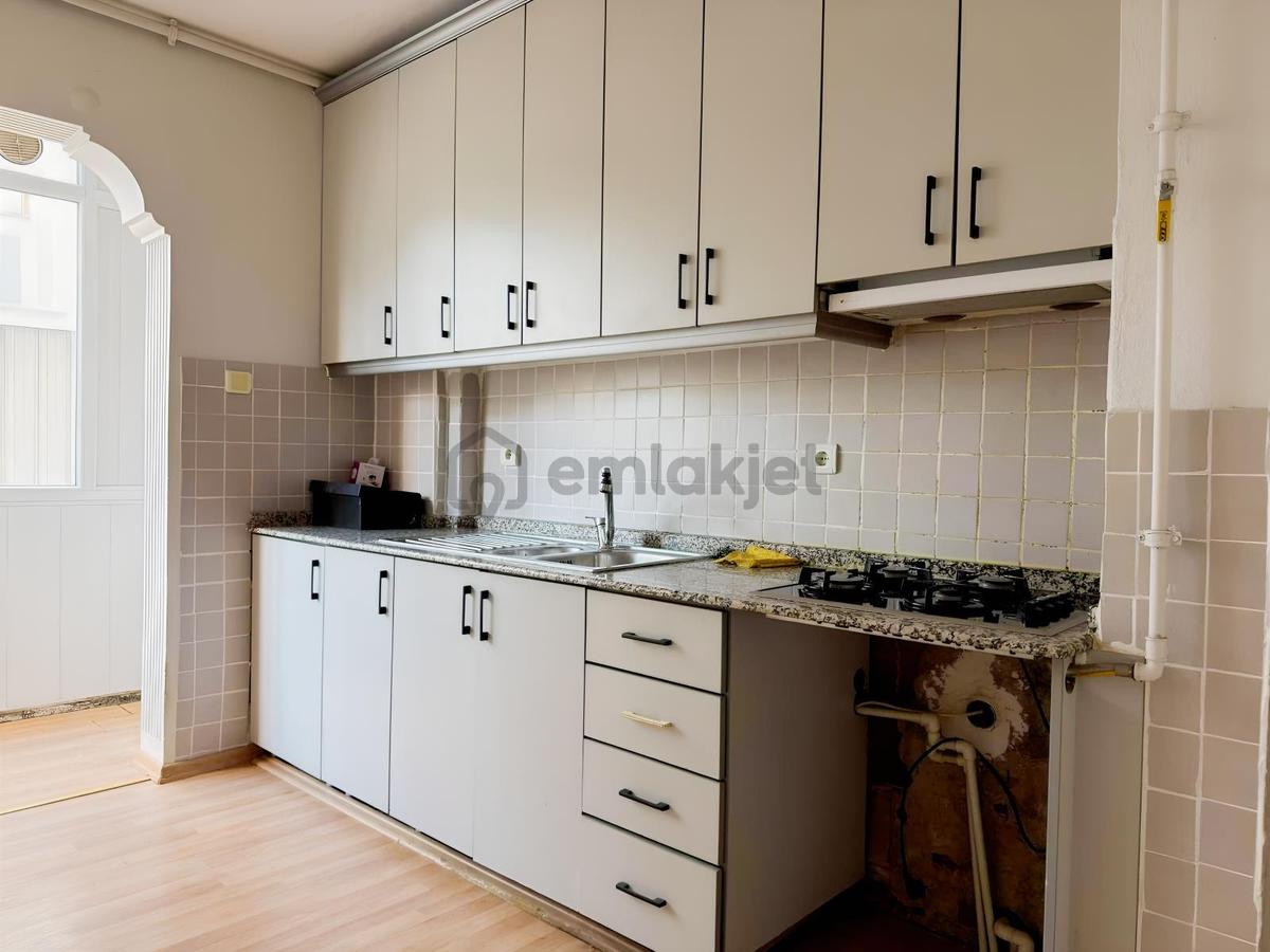 Berk Emlak'tan Merkezi Konumda Kiralık 3+1 Daire - 2