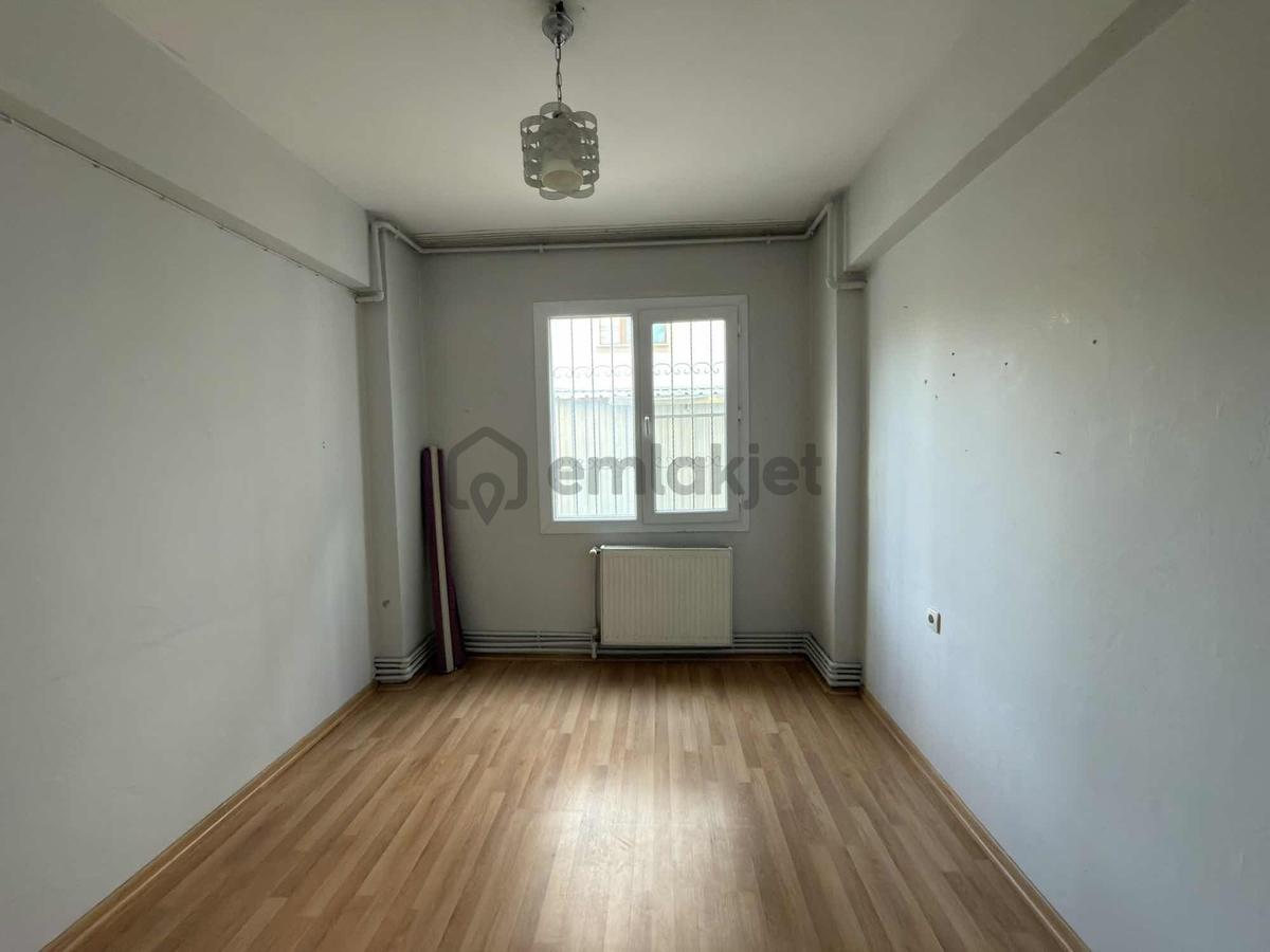 Berk Emlak'tan Merkezi Konumda Kiralık 3+1 Daire - 9