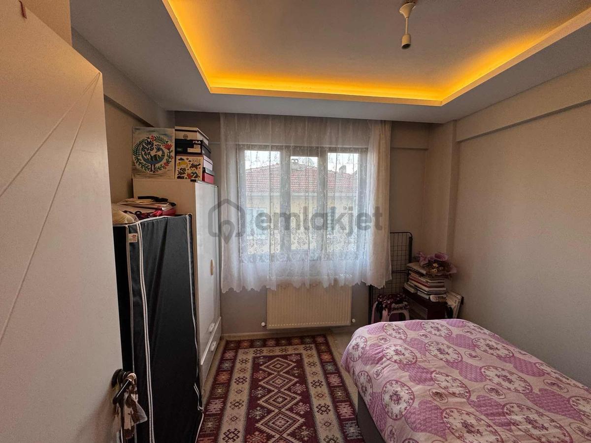 Ege Mah.cadde Üstünde Satılık 1+1 Ara Kat Daire - 7