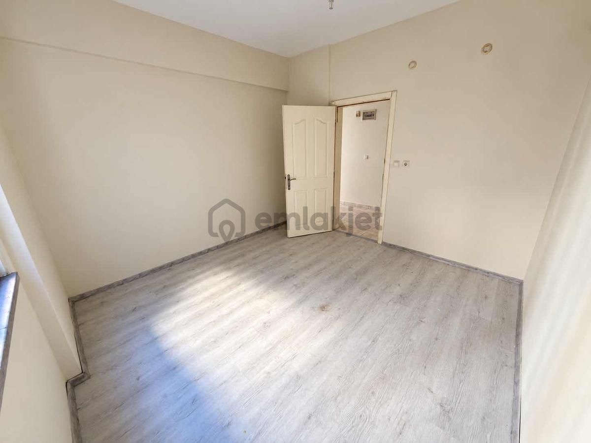 Gündoğdu Mah Geniş 2+1 Ayrı Mutfak Banyo Boyalı Temiz - 15