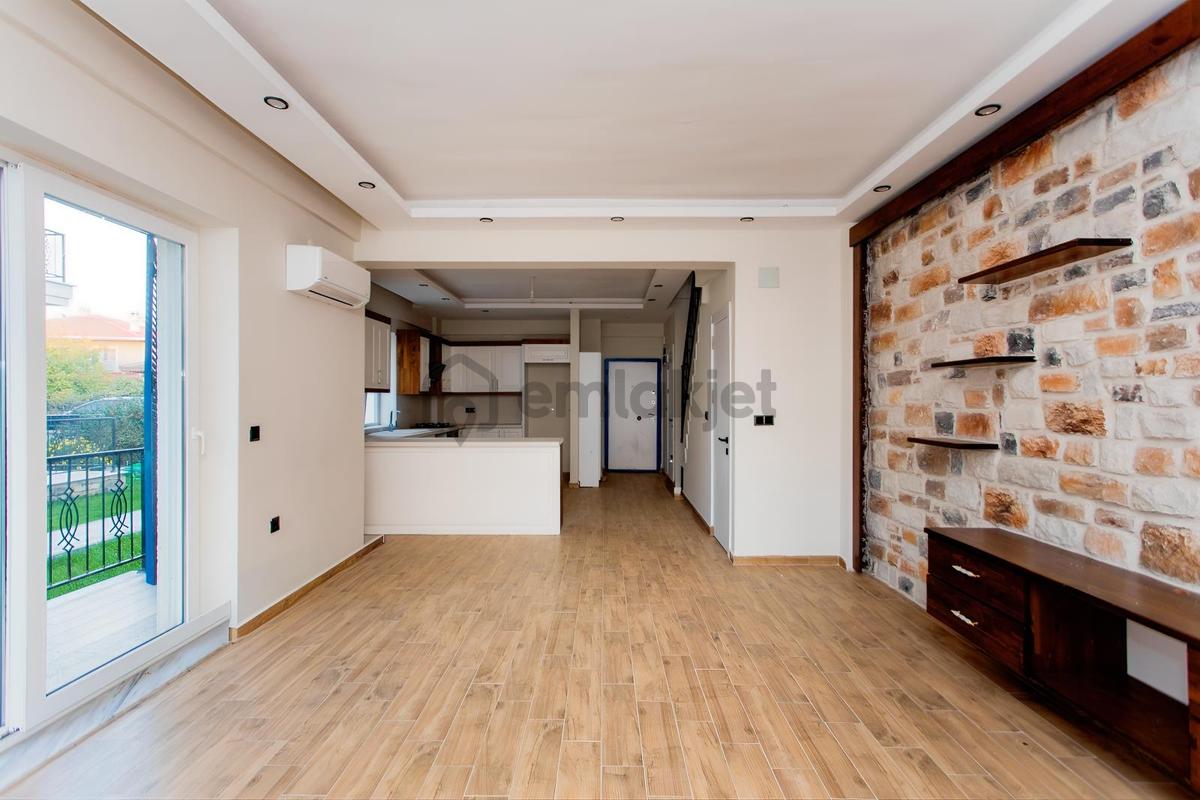Foça Hacıveli Mah. Havuzlu Site İçerisinde Satılık 3+1 Villa - 5
