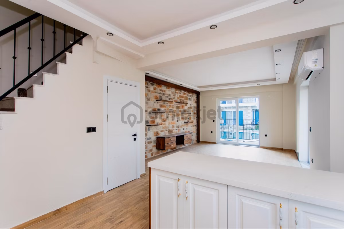 Foça Hacıveli Mah. Havuzlu Site İçerisinde Satılık 3+1 Villa - 19