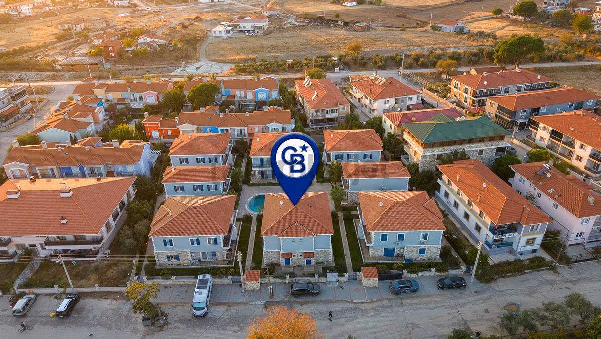Foça Hacıveli Mah. Havuzlu Site İçerisinde Satılık 3+1 Villa - 35