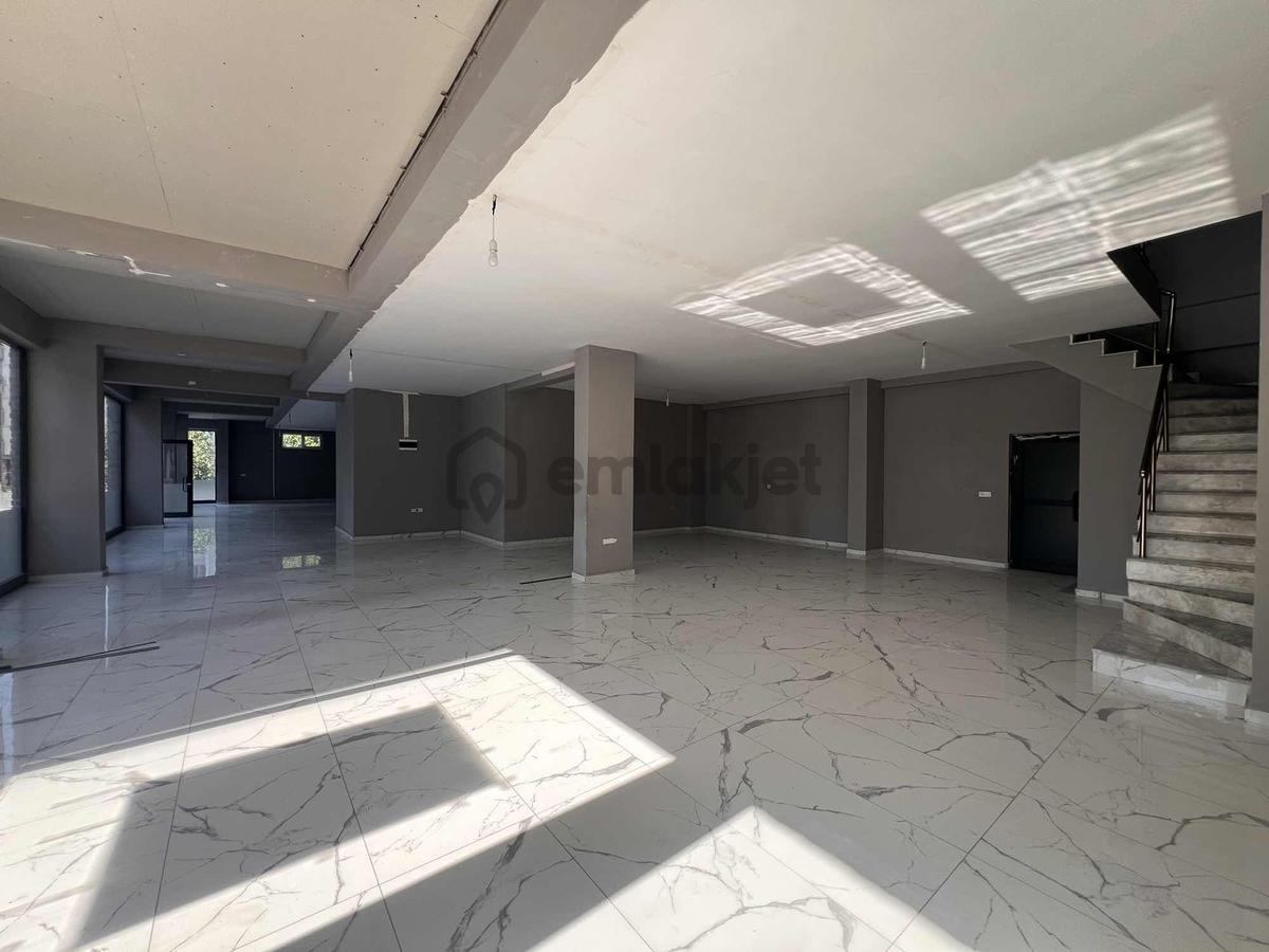 Recep Erdoğan'dan Tekkeköy'de 540 M2 Kiralık Dükkan - 7