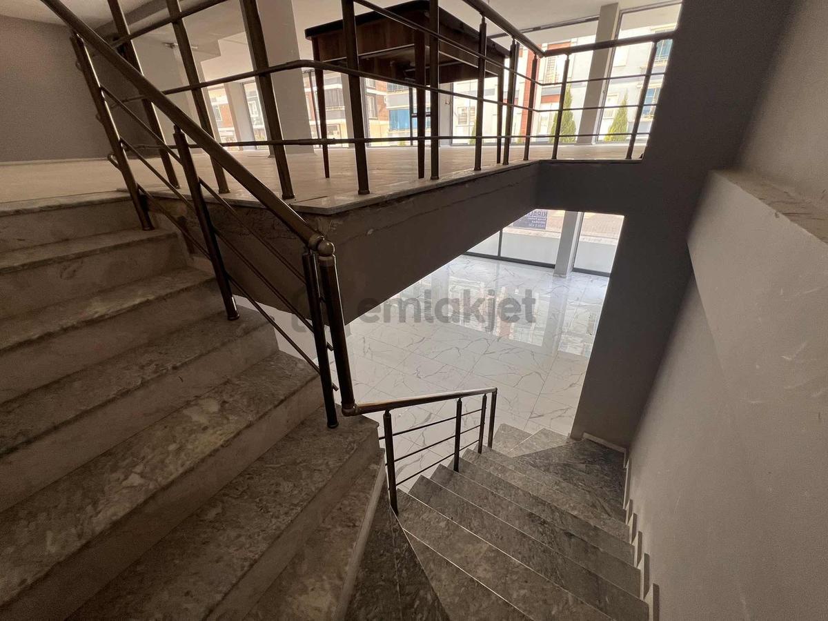 Recep Erdoğan'dan Tekkeköy'de 540 M2 Kiralık Dükkan - 11
