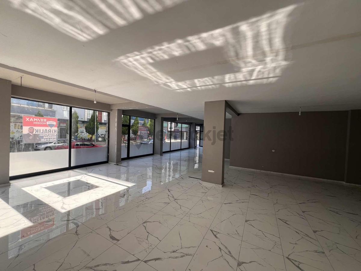 Recep Erdoğan'dan Tekkeköy'de 540 M2 Kiralık Dükkan - 15