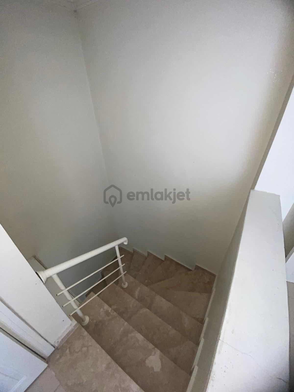 Süvari'de Merkezi Lokasyonda Kiralık 4+1 Teraslı Dubleks Daire - 18