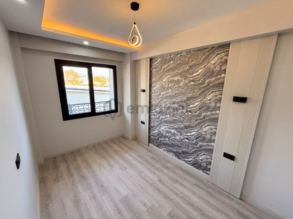 Güre Merkez’de Satılık Kapalı Otoparklı 1+1 Darie - 4