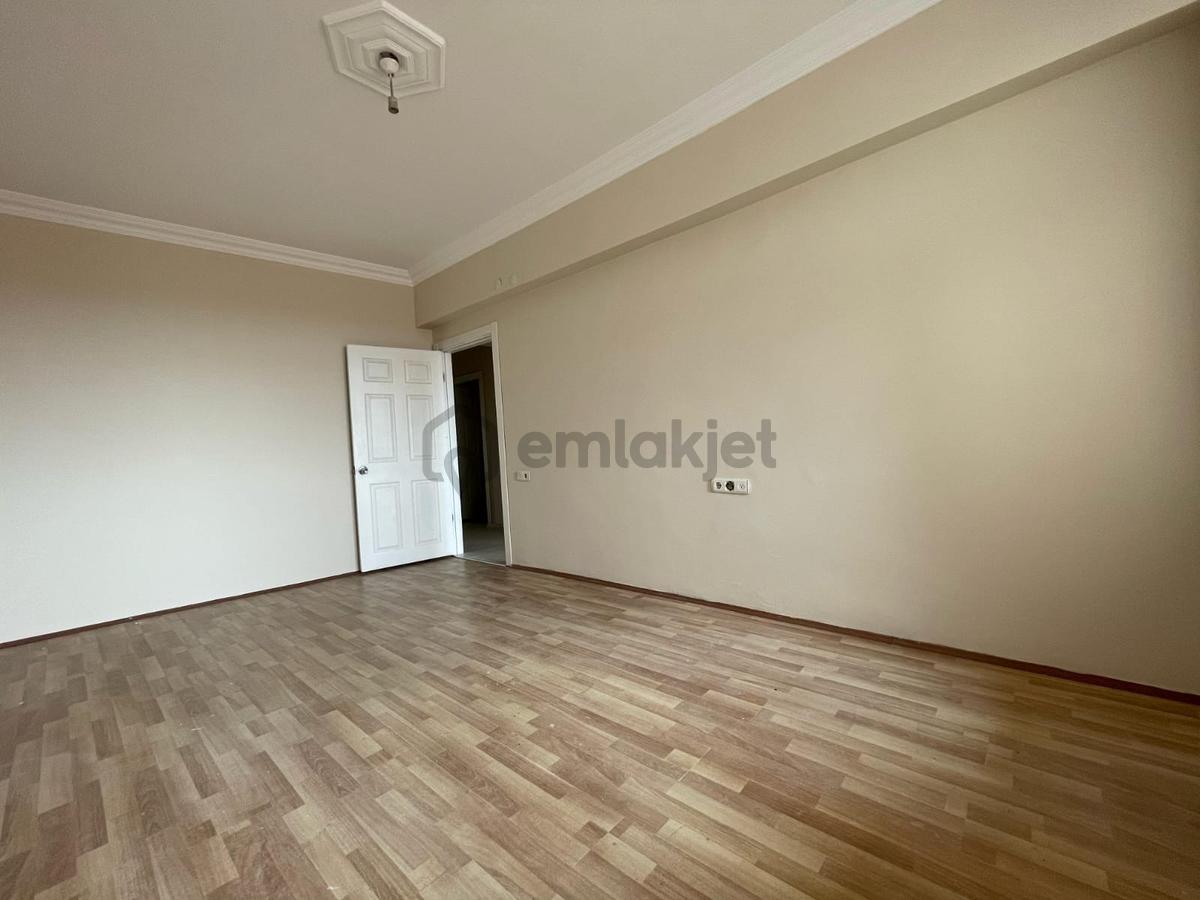 Üniversite Caddesi Üzeri Manzaralı Satılık 3+1 Daire - 16