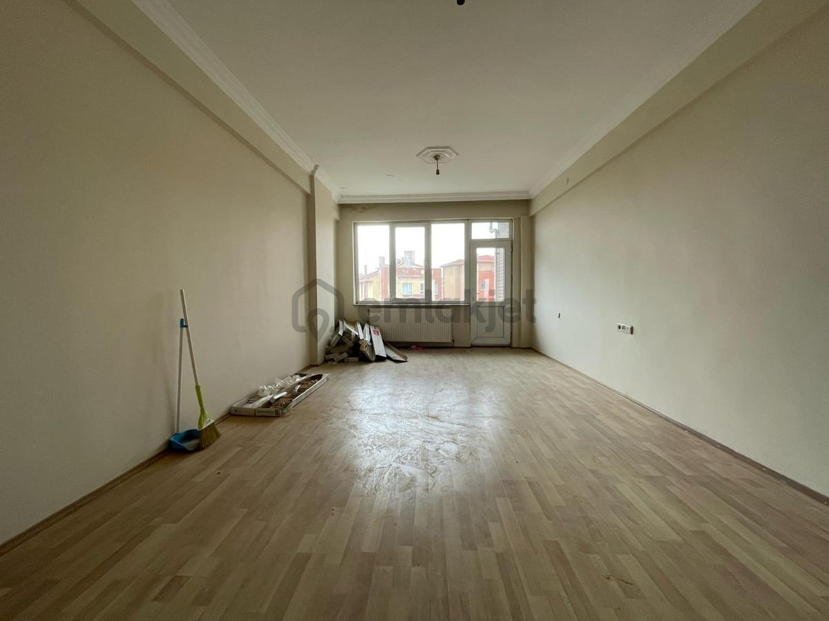 Üniversite Caddesi Üzeri Manzaralı Satılık 3+1 Daire - 3