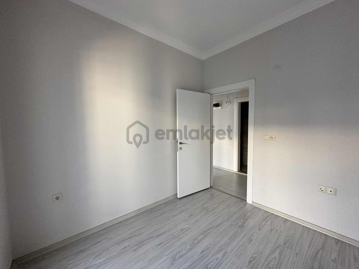 Tekkeköyde Havuzlu Site İçerisinde Kiralık 3+1 Arakat Daire - 17