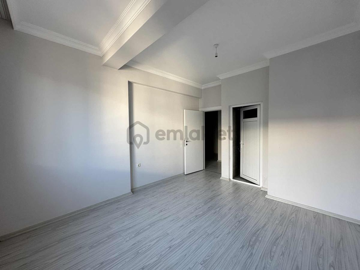 Tekkeköyde Havuzlu Site İçerisinde Kiralık 3+1 Arakat Daire - 20