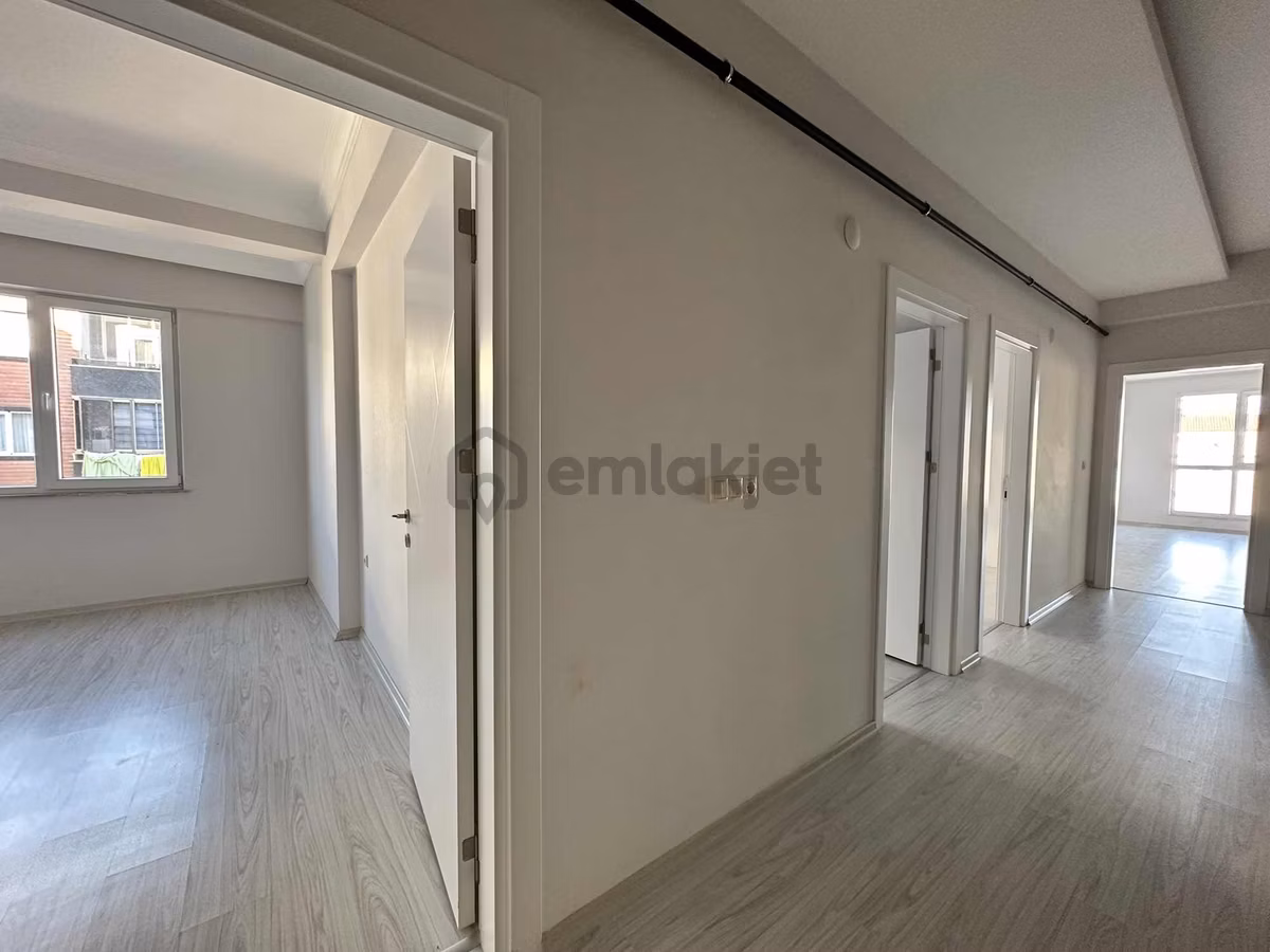 Tekkeköyde Havuzlu Site İçerisinde Kiralık 3+1 Arakat Daire - 7