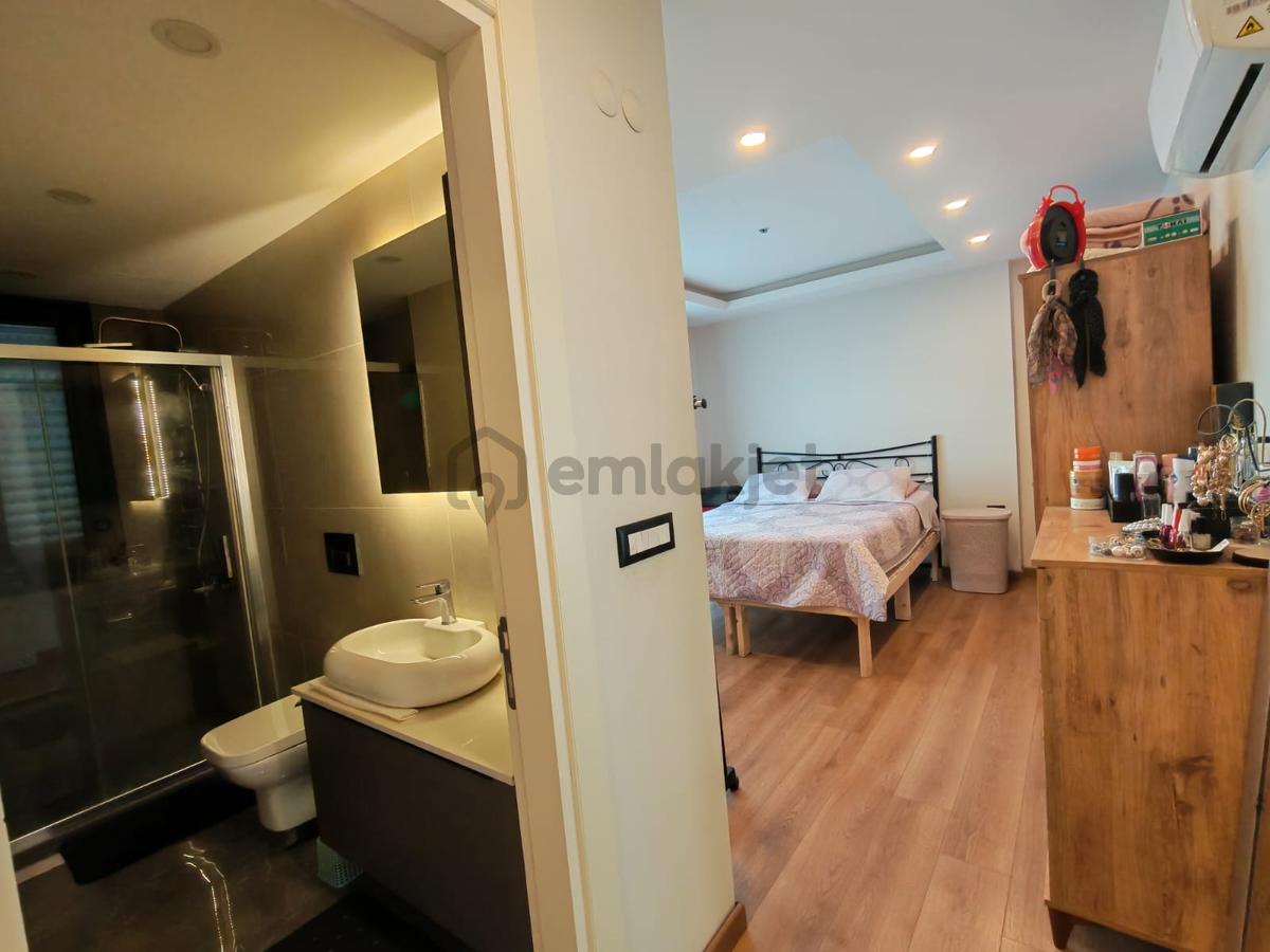Menderes'de Bahçeli Geniş Konforlu Harika Tripleks Villa - 22