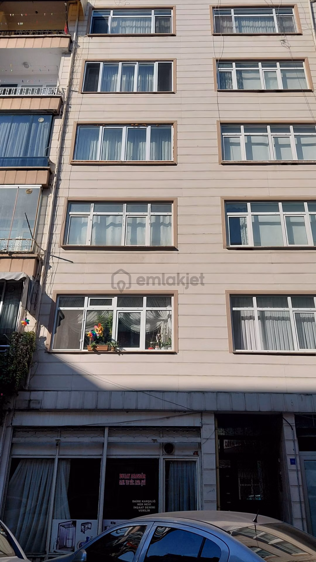 Cd Ustu Merkezde Agabalı Kavsagına Yakın - 13