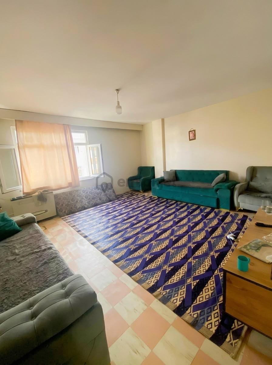 Bağcılar Kirazlı 3+1 Satılık Ara Kat Daire